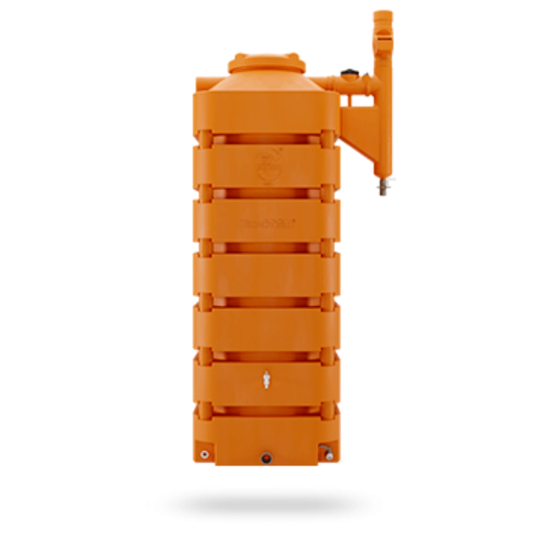 cisterna vertical de 1050 litros com filtro na cor laranja