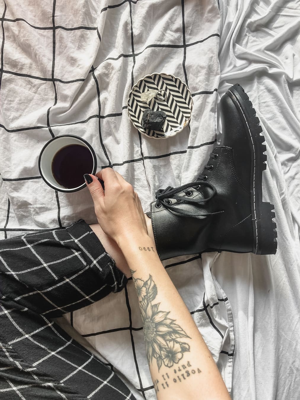 Coturno Manto Preto Urban Flowers